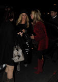 th_07208_Preppie_-_Ashley_Tisdale_visits_the_Sephora_store_-_Nov._10_2009_8109_122_213lo.jpg