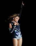 th_50619_Preppie_-_Beyonce_Live_at_F1_Rocks_at_Fort_Canning_Park_in_Singapore_-_September_26_2009_643___122_409lo.jpg