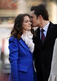 th_25217_Leighton_Meester_GG-OnSet_011209_019_122_437lo.jpg