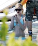 Avril Lavigne Bikini Pictures