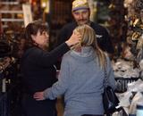 th_05320_Celebutopia-Hilary_Duff_shopping_on_Robertson_Blvd_in_Los_Angeles-03_122_956lo.jpg