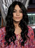 http://img175.imagevenue.com/loc1063/th_84904_Vanessa_Hudgens_2009-03-02_-_Watchmen_premiere_in_Hollywood_3118_122_1063lo.jpg