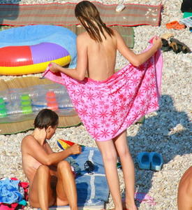 Spying Voyeur Mother & Daugther Nude Beach x28t1pjswbdmk.jpg
