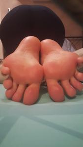 Foot Fetish - Cum On Girlfriends Feet z4li8qb27i.jpg